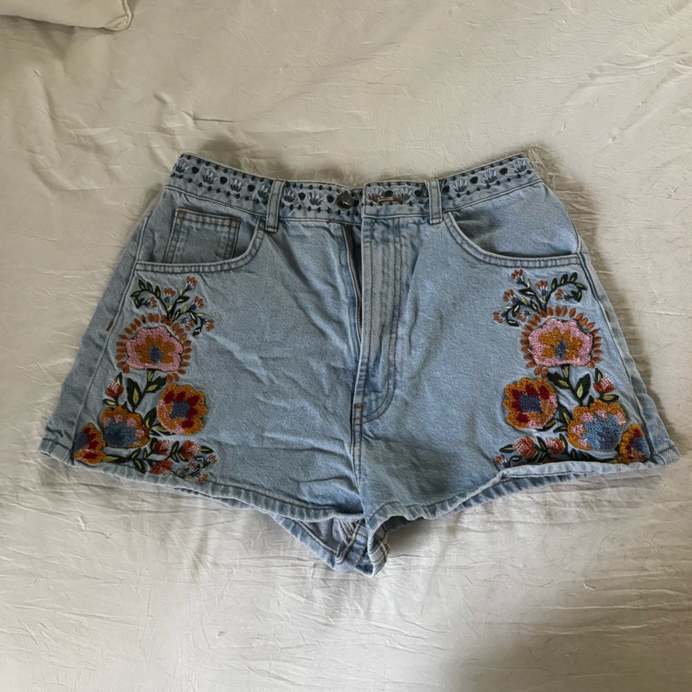 Farm Rio Embroidered Light Blue Denim Shorts Floral Accent - Picture 12 of 12